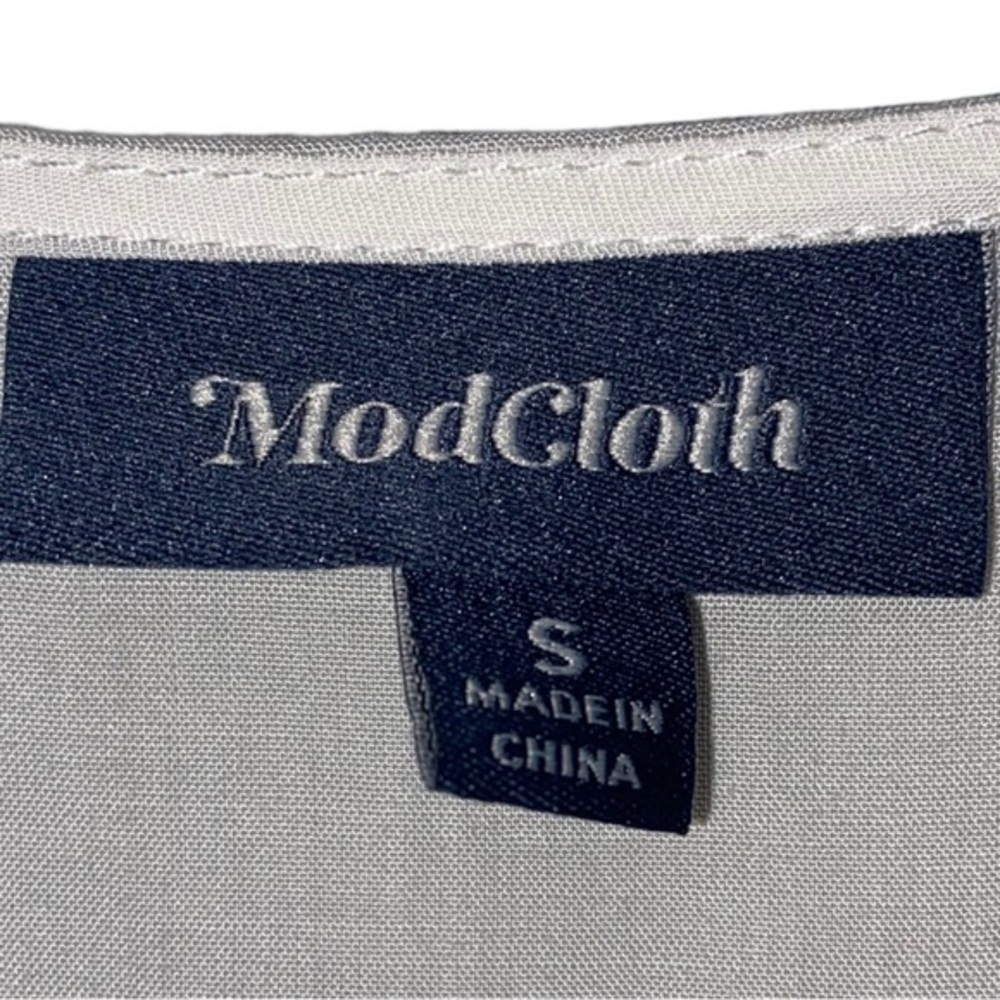 Modcloth Button Down Size Small - Picture 9 of 9